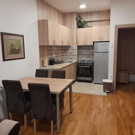 Ogi Apartman Apartamento Podgorica Exterior foto