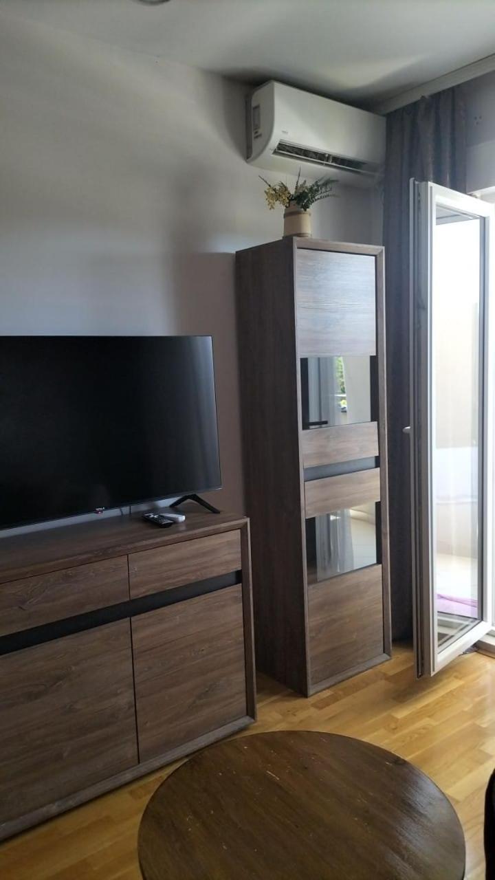 Ogi Apartman Apartamento Podgorica Exterior foto